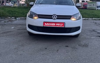Volkswagen Polo VI (EU Market), 2013 год, 800 000 рублей, 1 фотография