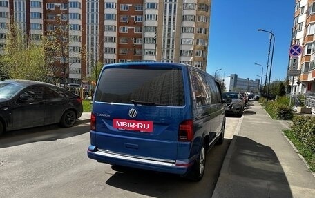 Volkswagen Caravelle T6 рестайлинг, 2021 год, 7 700 000 рублей, 5 фотография