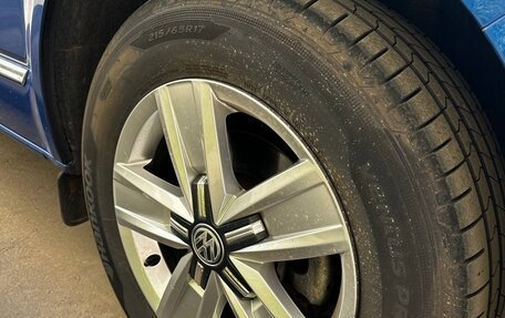 Volkswagen Caravelle T6 рестайлинг, 2021 год, 7 700 000 рублей, 40 фотография