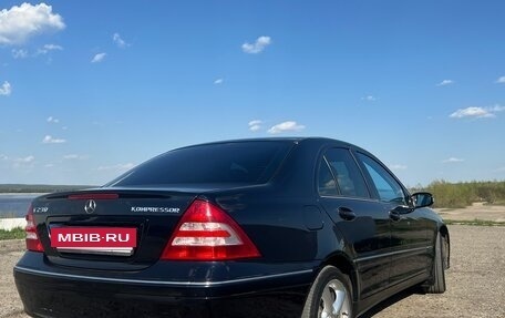 Mercedes-Benz C-Класс, 2005 год, 750 000 рублей, 3 фотография