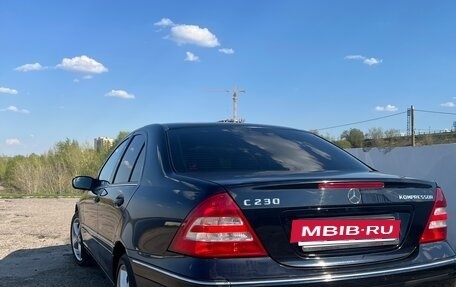 Mercedes-Benz C-Класс, 2005 год, 750 000 рублей, 4 фотография