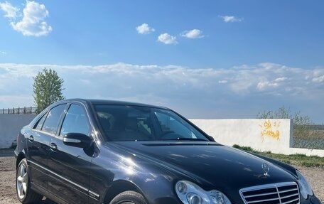 Mercedes-Benz C-Класс, 2005 год, 750 000 рублей, 2 фотография
