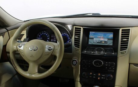 Infiniti FX II, 2011 год, 2 590 000 рублей, 16 фотография