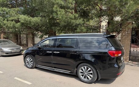 KIA Carnival III, 2016 год, 1 900 000 рублей, 3 фотография