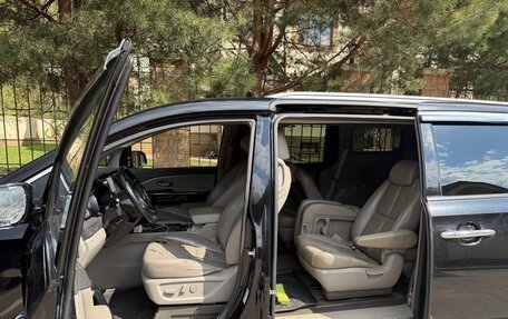 KIA Carnival III, 2016 год, 1 900 000 рублей, 9 фотография