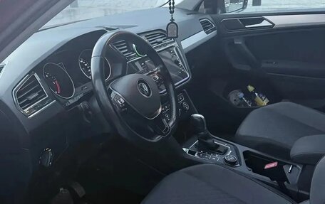 Volkswagen Tiguan II, 2017 год, 2 440 000 рублей, 9 фотография