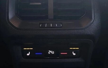 Volkswagen Tiguan II, 2017 год, 2 440 000 рублей, 11 фотография