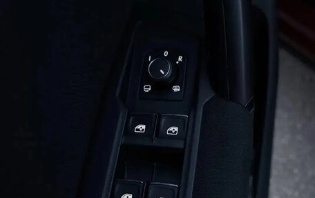 Volkswagen Tiguan II, 2017 год, 2 440 000 рублей, 12 фотография