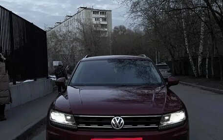 Volkswagen Tiguan II, 2017 год, 2 440 000 рублей, 2 фотография
