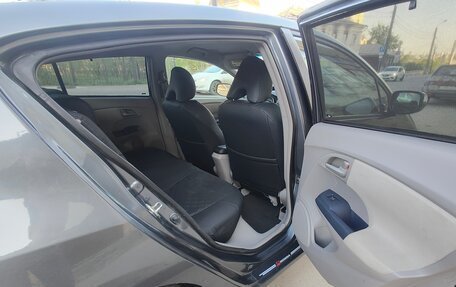 Honda Insight II рестайлинг, 2010 год, 820 000 рублей, 12 фотография