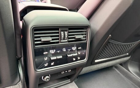 Porsche Cayenne III, 2026 год, 18 000 000 рублей, 16 фотография