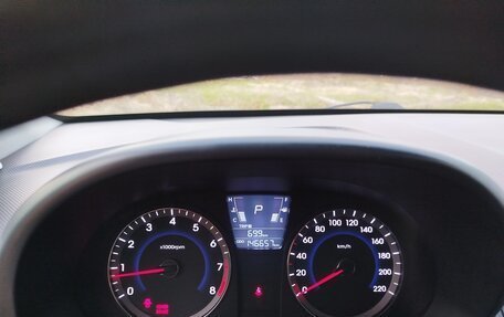 Hyundai Solaris II рестайлинг, 2011 год, 795 000 рублей, 3 фотография