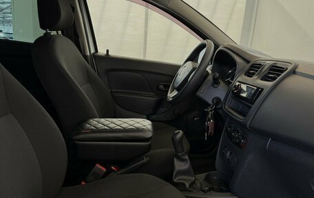 Renault Logan II, 2018 год, 670 000 рублей, 9 фотография