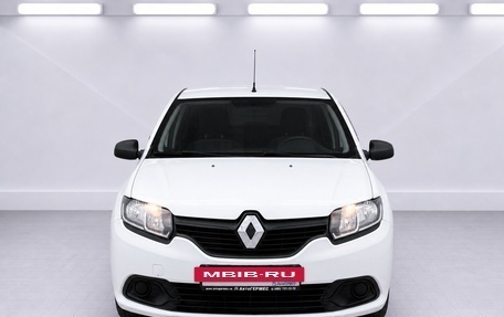 Renault Logan II, 2018 год, 670 000 рублей, 2 фотография