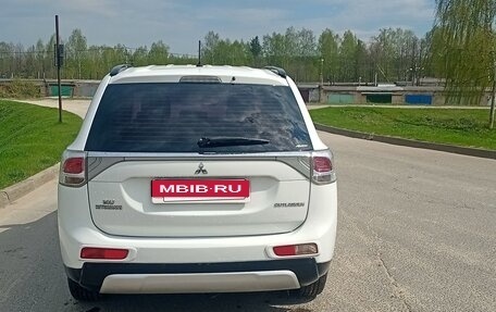 Mitsubishi Outlander III рестайлинг 3, 2014 год, 1 250 000 рублей, 4 фотография