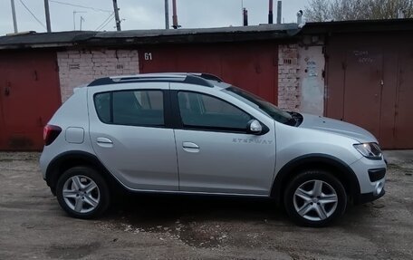 Renault Sandero II рестайлинг, 2017 год, 1 200 000 рублей, 2 фотография