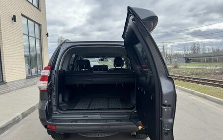 Toyota Land Cruiser Prado 150 рестайлинг 2, 2016 год, 3 600 000 рублей, 8 фотография