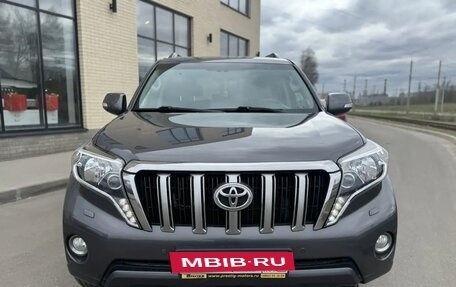 Toyota Land Cruiser Prado 150 рестайлинг 2, 2016 год, 3 600 000 рублей, 3 фотография