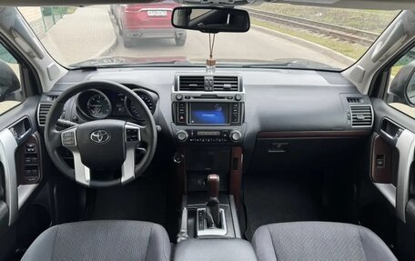 Toyota Land Cruiser Prado 150 рестайлинг 2, 2016 год, 3 600 000 рублей, 22 фотография
