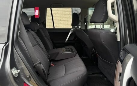 Toyota Land Cruiser Prado 150 рестайлинг 2, 2016 год, 3 600 000 рублей, 21 фотография