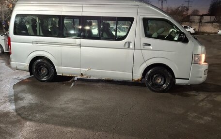 Toyota HiAce H200, 2006 год, 1 250 000 рублей, 1 фотография