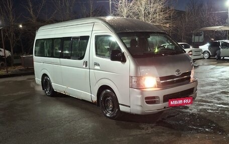 Toyota HiAce H200, 2006 год, 1 250 000 рублей, 4 фотография