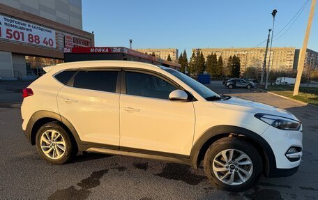 Hyundai Tucson III, 2018 год, 2 400 000 рублей, 8 фотография