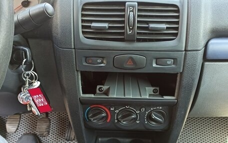 Renault Symbol I, 2007 год, 330 000 рублей, 16 фотография