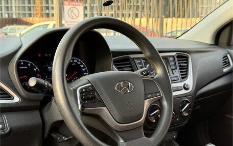 Hyundai Solaris II рестайлинг, 2017 год, 1 189 000 рублей, 12 фотография