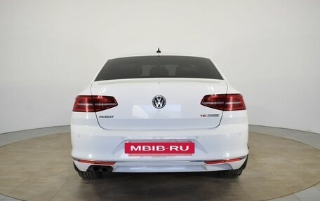 Volkswagen Passat B8 рестайлинг, 2016 год, 1 680 000 рублей, 5 фотография