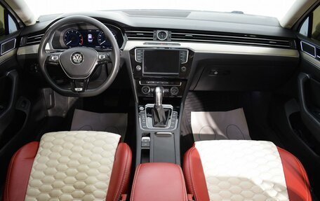 Volkswagen Passat B8 рестайлинг, 2016 год, 1 680 000 рублей, 10 фотография
