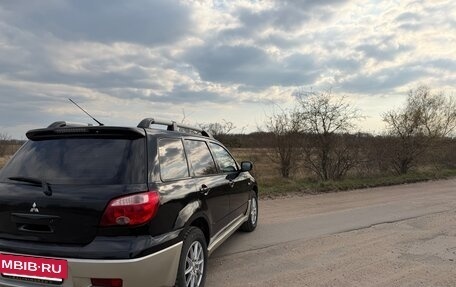 Mitsubishi Outlander III рестайлинг 3, 2007 год, 700 000 рублей, 3 фотография
