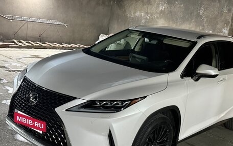 Lexus RX IV рестайлинг, 2021 год, 6 500 000 рублей, 3 фотография