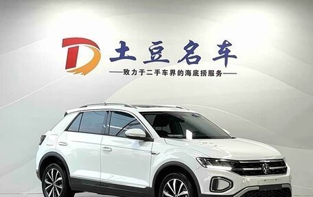 Volkswagen T-Roc I, 2023 год, 1 430 000 рублей, 3 фотография