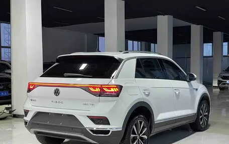 Volkswagen T-Roc I, 2023 год, 1 430 000 рублей, 4 фотография