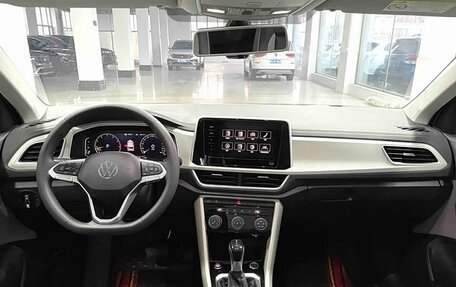Volkswagen T-Roc I, 2023 год, 1 430 000 рублей, 11 фотография