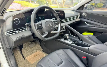 Hyundai Elantra, 2024 год, 1 499 616 рублей, 6 фотография