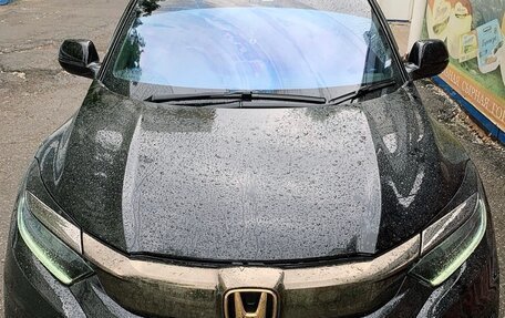 Honda Vezel, 2018 год, 1 790 000 рублей, 2 фотография