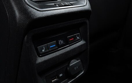 Volkswagen Tiguan II, 2018 год, 2 490 000 рублей, 15 фотография