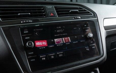 Volkswagen Tiguan II, 2018 год, 2 490 000 рублей, 13 фотография