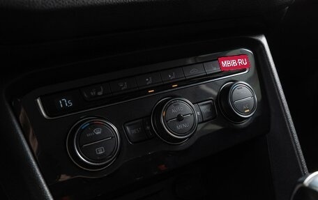 Volkswagen Tiguan II, 2018 год, 2 490 000 рублей, 16 фотография
