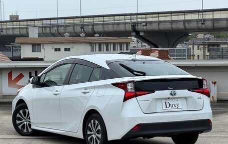 Toyota Prius IV XW50, 2022 год, 1 470 007 рублей, 7 фотография