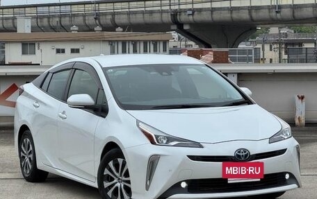 Toyota Prius IV XW50, 2022 год, 1 470 007 рублей, 3 фотография