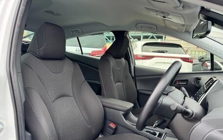 Toyota Prius IV XW50, 2022 год, 1 470 007 рублей, 12 фотография