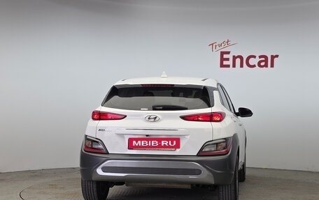 Hyundai Kona I, 2022 год, 1 800 000 рублей, 4 фотография
