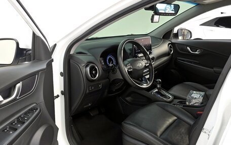 Hyundai Kona I, 2022 год, 1 800 000 рублей, 11 фотография