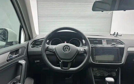 Volkswagen Tiguan II, 2021 год, 1 850 001 рублей, 13 фотография