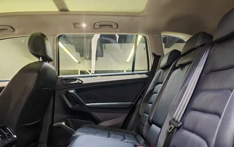 Volkswagen Tiguan II, 2020 год, 1 800 001 рублей, 7 фотография