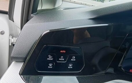 Volkswagen Golf VIII, 2021 год, 1 800 000 рублей, 20 фотография