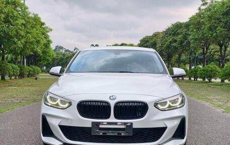 BMW 1 серия, 2022 год, 1 410 000 рублей, 2 фотография